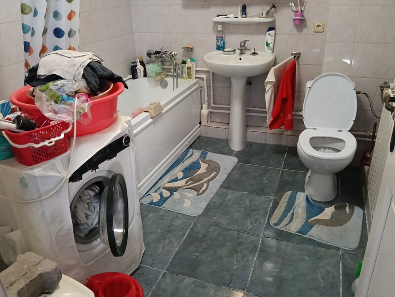 Peris, central in zona Primariei, stradal