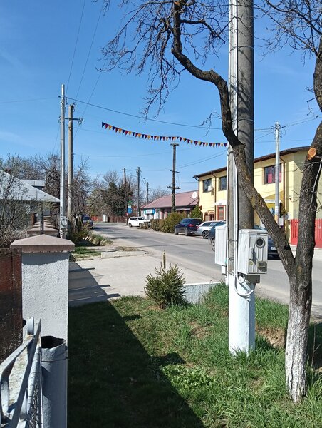 Peris, central in zona Primariei, stradal